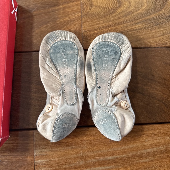 Capezio Love Ballet slippers size 13 - Picture 2 of 2